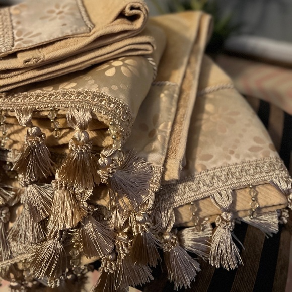 Croscill Gold Cream Brocade, Tasseled beaded Bath Towel 4pc Set 100% Cotton - Picture 4 of 8